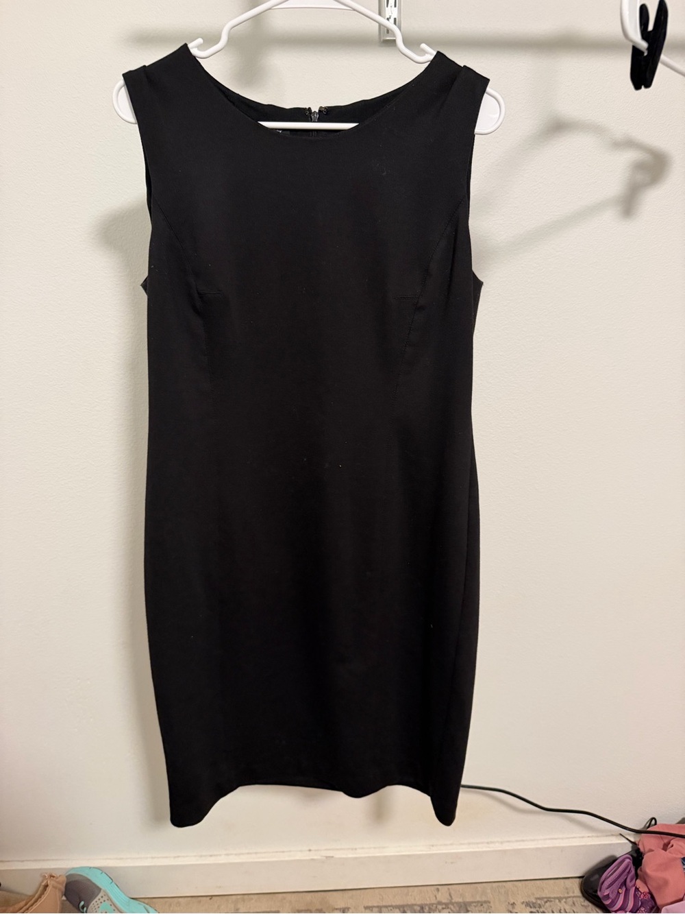 Jones New York Black Sleeveless Sheath Dress